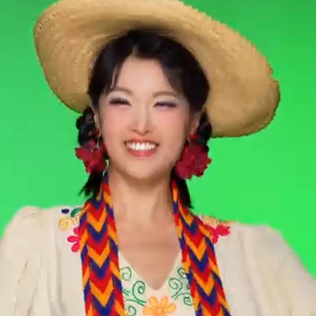 Miniatura para Influencer china emociona a Colombia